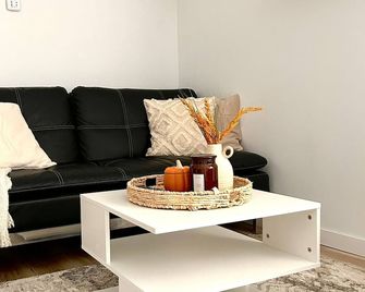 Beautiful Park Side Apartment - Steinbach - Salon