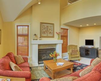 Castle Hill Resort And Spa - Cavendish - Living room