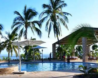 Lake Safari Lodge - Siavonga - Pool