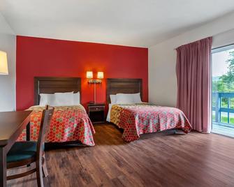 Econo Lodge - Lee - Bedroom