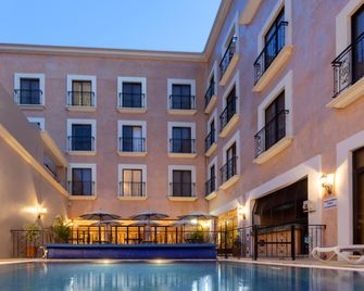 Holiday Inn Express Oaxaca-Centro Historico By IHG - Oaxaca - Building