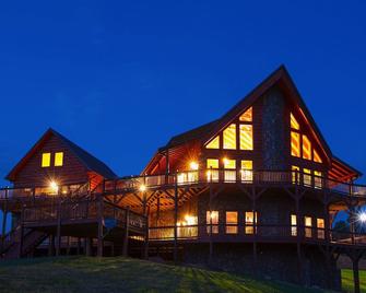 Winter Special! Prime Mountaintop Luxury Lodge, Spacious Outdoor & Amazing Views - Dobson - Building