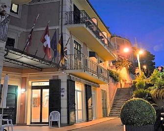 Hotel Feluca - Bonassola - Будівля