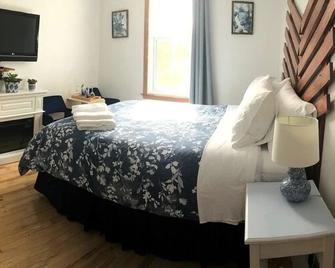 Auberge Le Clos-Joli - Morin-Heights - Bedroom