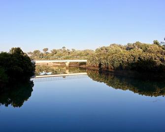 Hakea King Suite- Inlet Waters Escape. Stroll the inlet & nature boardwalk - Inverloch - Outdoors view