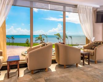 Ramada Resort by Wyndham Dar es Salaam - ดาร์ เอส ซาลาม - ล็อบบี้