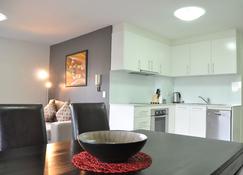 Annam Serviced Apartments - Sydney - Kitchen