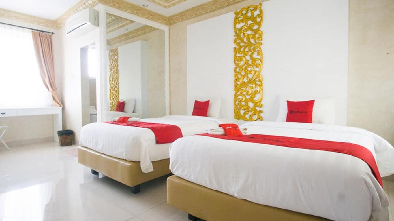 RedDoorz Plus near Discovery Shopping Mall Bali
