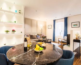 Le May Ap4338 By Riviera Holiday Homes - Villefranche-sur-Mer - Dining room