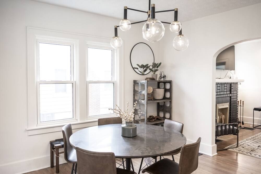 3 BR cozy + renovated walkable downtown stay - Hilliard - Їдальня