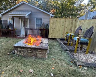 Welcome to 'The Luxury Holiday House'! - Dahlonega