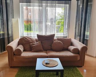 Apartment/Ferienwohnung im ruhigen Calden in der nähe von Kassel - Calden - Sala de estar