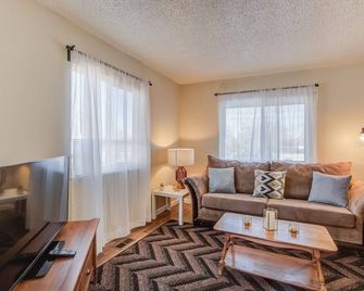 2br Aptmt Parks Private Deck, Mountain Views! - קולרדו ספרינגס - סלון