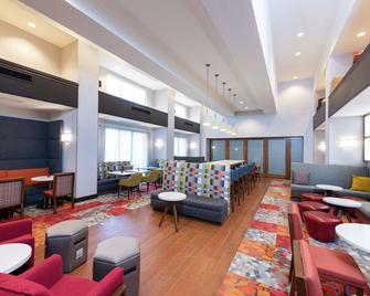 Hampton Inn & Suites Marshalltown - Marshalltown - Lounge