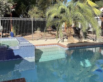 Sam Hughes Inn Bed and Breakfast - ツーソン - プール
