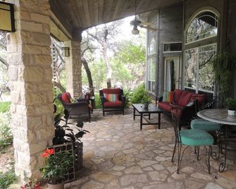 Hill Country Retreat, Hill Top views, private pool, Hamilton Pool, Reimers Ranch - Dripping Springs - Patio