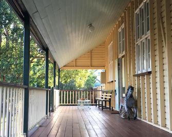 'the Old Schoolhouse'. A Heritage Experience - Гімпі - Балкон