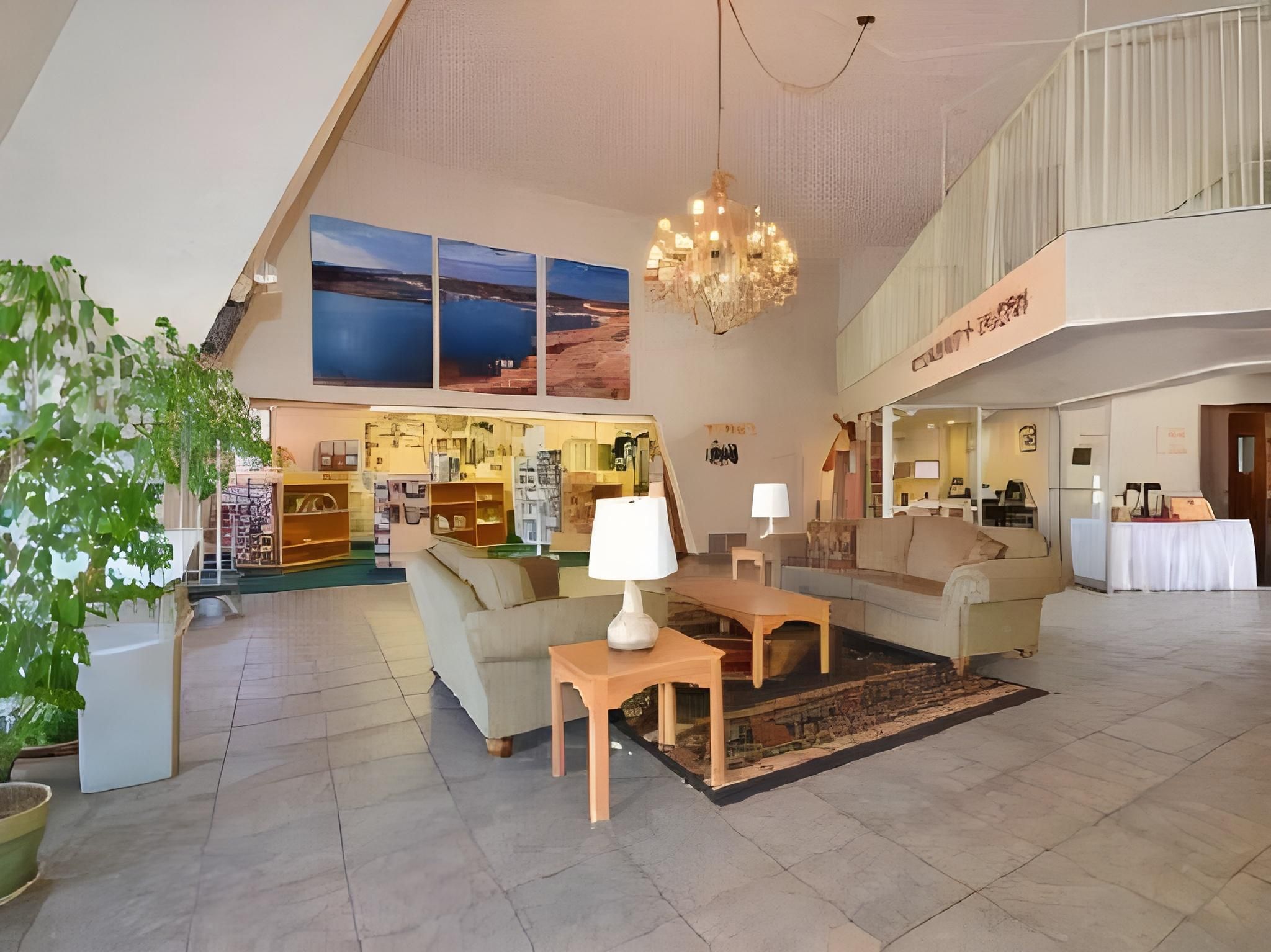 Quality Inn View of Lake Powell - Page