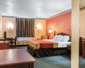 Econo Lodge Airport - Reading - Schlafzimmer