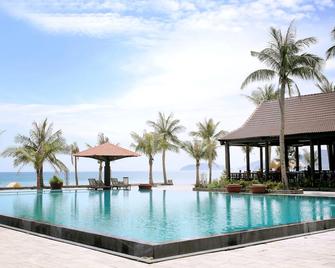 Làng Cò Resort - Lăng Cô - Piscina