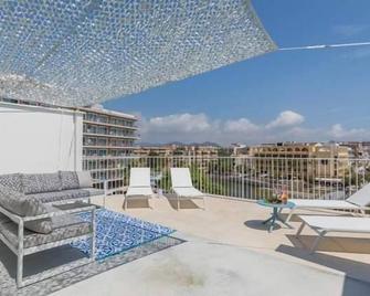 Tolle Wohnung in S'illot-Cala Morlanda mit Terrasse - S'Illot - Varanda