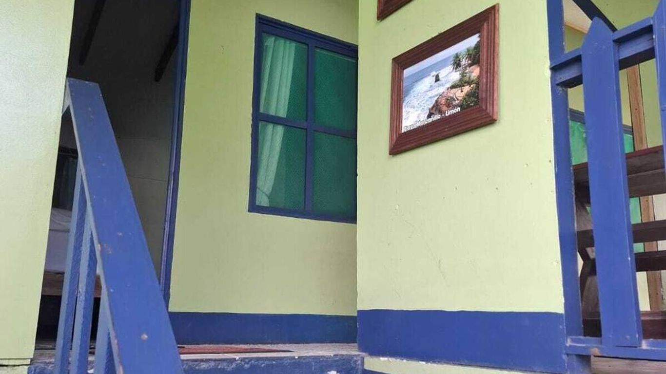 Cabinas Tortuguero Natural