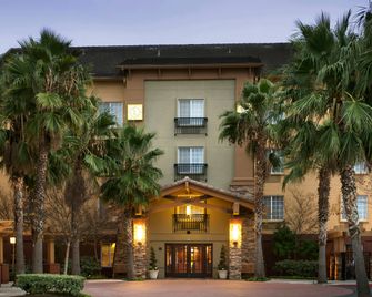 Larkspur Landing Extended Stay Suites Pleasanton - Pleasanton - Gebouw