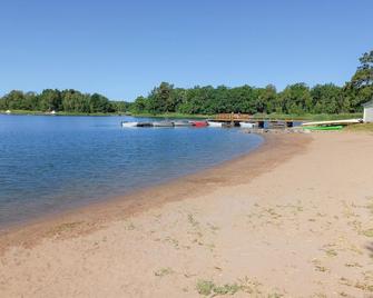 2 Bedroom Stunning Home In Norrtälje - Norrtälje - Beach