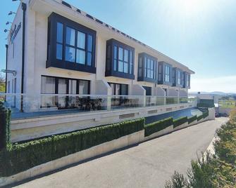 Apartamentos Playa De Covachos - Soto de la Marina - Edificio