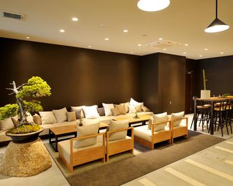 hotel androoms Osaka Hommachi - אוסקה - טרקלין