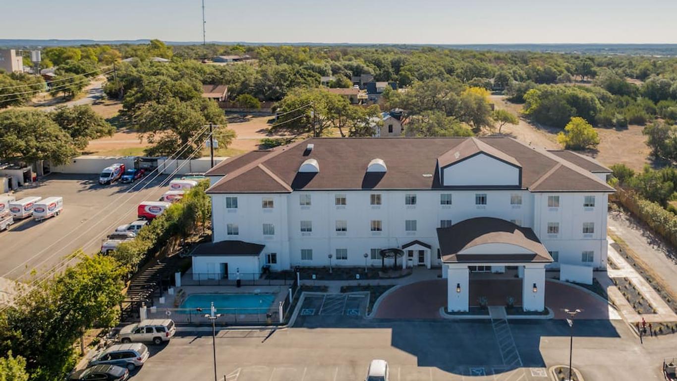 Blanco River Hotel