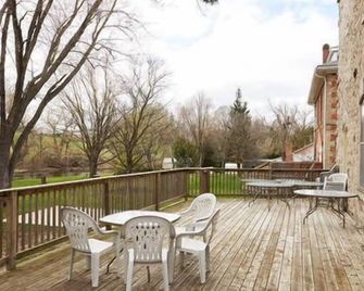 Cheltenham Suites - Caledon - Balcony