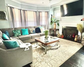 Cozy Home By University Circle Va,CC & Museum - Cleveland - Salon