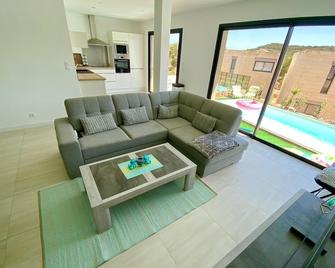 villa favone 4 bedrooms and swimming pool - Conca - Sala de estar