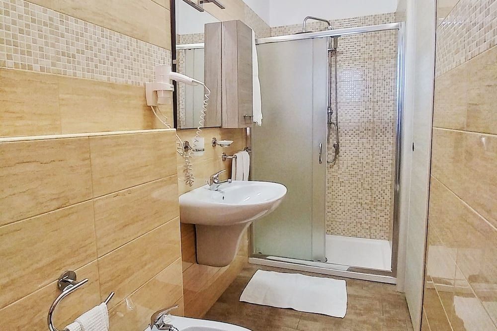 Hotel Meridiana - Arbus - Bathroom