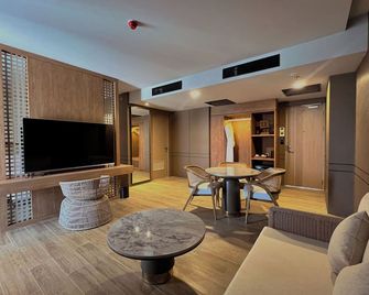 Myze Hotel Waingapu - Waingapu - Bedroom