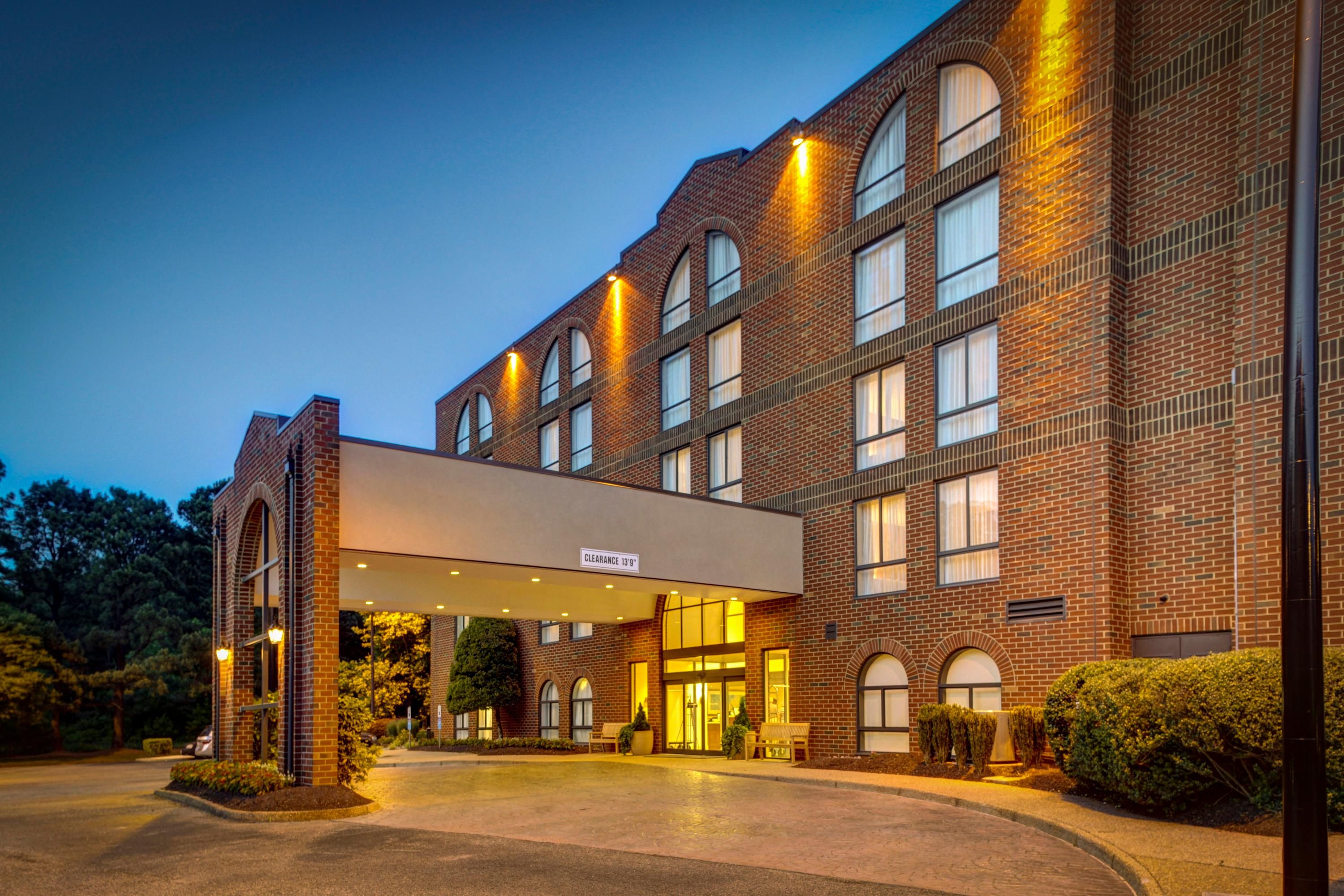 Embassy Suites by Hilton Williamsburg - וויליאמסברג - בניין