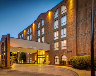 Embassy Suites by Hilton Williamsburg - וויליאמסברג - בניין