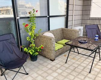 Guest house Blue Ocean Naha - Hostel - Naha - Varanda