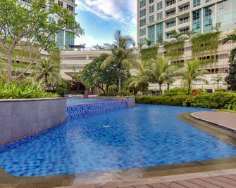 Staycation Jakarta Kensington Royal - ג'קרטה - בריכה