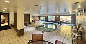 Courtyard Binghamton - Vestal - Pool