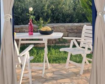 Elea Apartments - Kalamos - Patio