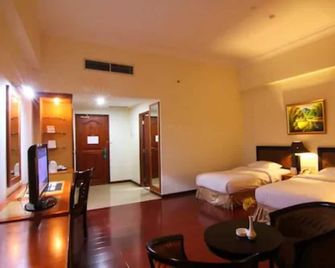 Golden View Hotel - Batuampar - Bedroom