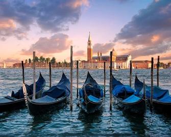 2 Bedrooms Apartment In The City Center With Reserved Parking - Vittorio Veneto - Spiaggia