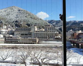 Gero-Onsen Business Hotel Fukiya - Gero - Vista del exterior