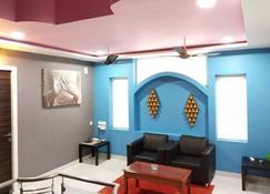 Home stay or Guest house - Vijayawada - Living room