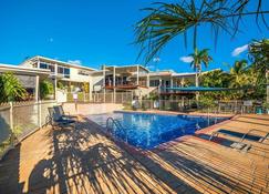 Airlie Apartments - Airlie Beach - Piscina