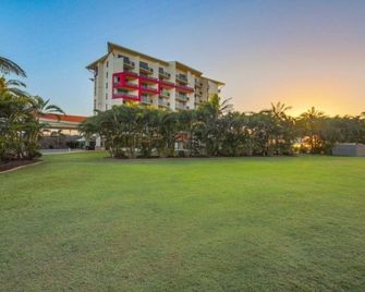 Mackay - מאקאי - בניין