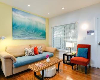 Venice Beach Vacation Condos - Los Angeles - Living room