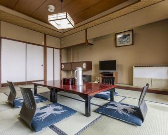 Tsuruga Tunnel Onsen Kitaguni Grand Hotel - Tsuruga - Їдальня